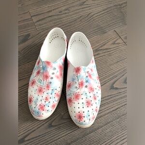 Native Shoes | Size 8W | Cherry Blossom/watercolor